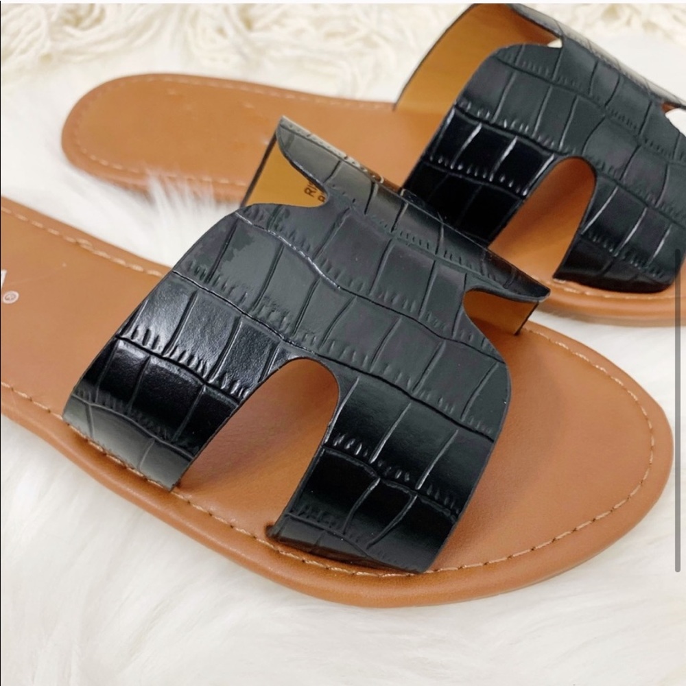 NEW Camila Sandal- in Black - Picture 4 of 6